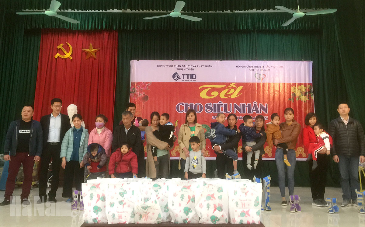 Chi hội gia đình trẻ tổn thương não Hà Nam tổ chức chương trình từ thiện “Tết cho siêu nhân”