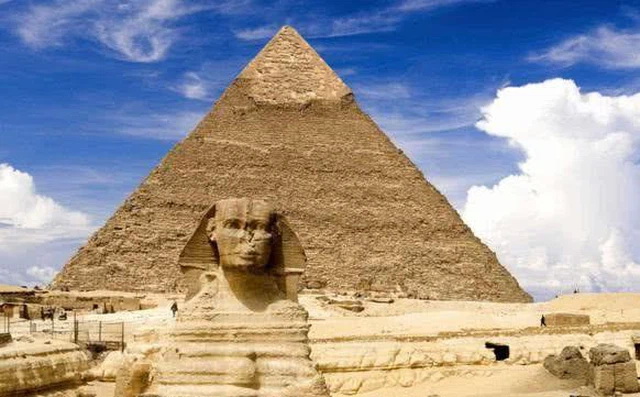 Tại sao độ khó của việc xây dựng Kim tự tháp và Vạn Lý Trường Thành không thể so sánh được