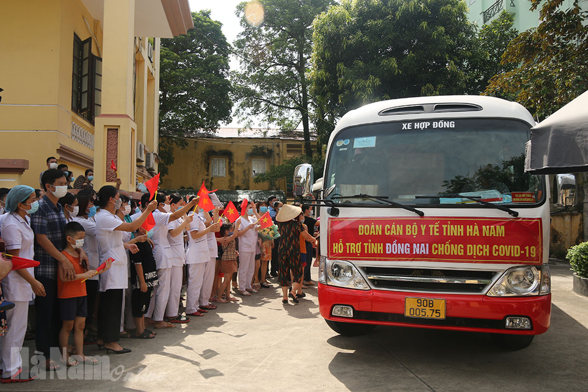 Đoàn 30 cán bộ y tế Hà Nam tiếp tục lên đường hỗ trợ Đồng Nai chống dịch Covid19