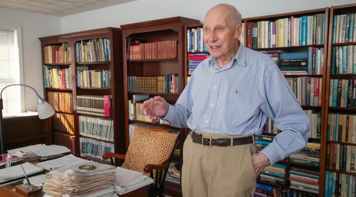 Thành công không chọn tuổi cụ ông người Áo nhận bằng Tiến sĩ thứ 3 ở tuổi 89