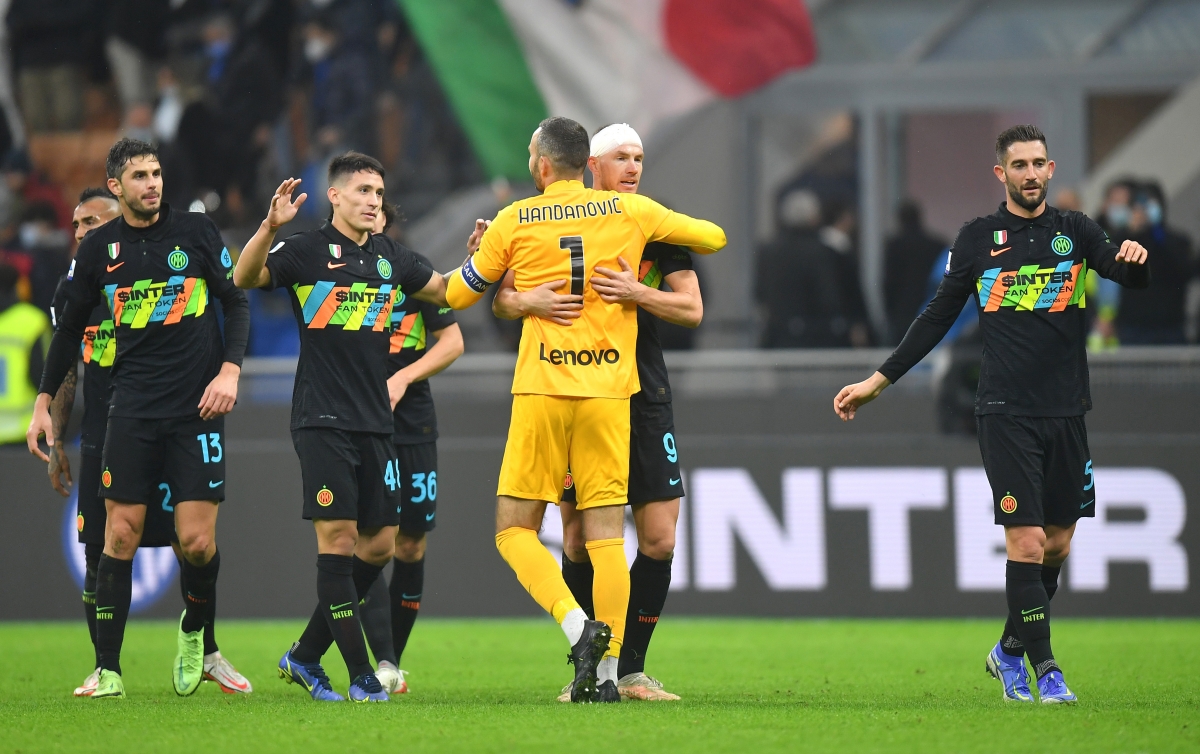 Đánh bại Napoli Inter Milan thổi lửa vào cuộc đua vô địch Serie A