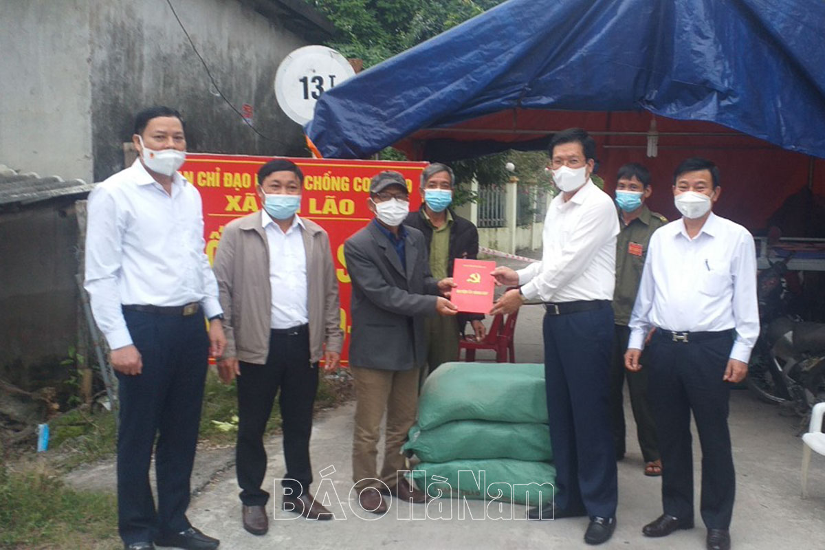 Ổ dịch thôn Vĩnh Tứ xã An Lão huyện Bình Lục ghi nhận thêm 2 ca bệnh một khu dân cư tiếp tục phải phong tỏa thêm 14 ngày