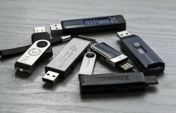 Nga chế tạo USB tự hủy khi bị hack