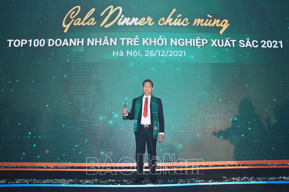 Giám đốc trẻ Nguyễn Như Sơn nhận danh hiệu Doanh nhân trẻ khởi nghiệp xuất sắc năm 2021 