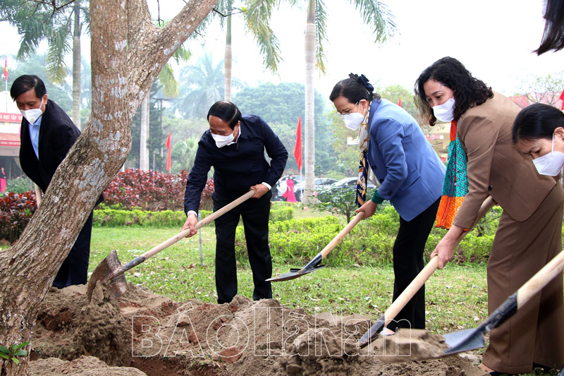 Phó Thủ tướng Chính phủ Lê Văn Thành tham dự chương trình Tết chương trình “Tết sum vầy” tại Hà Nam