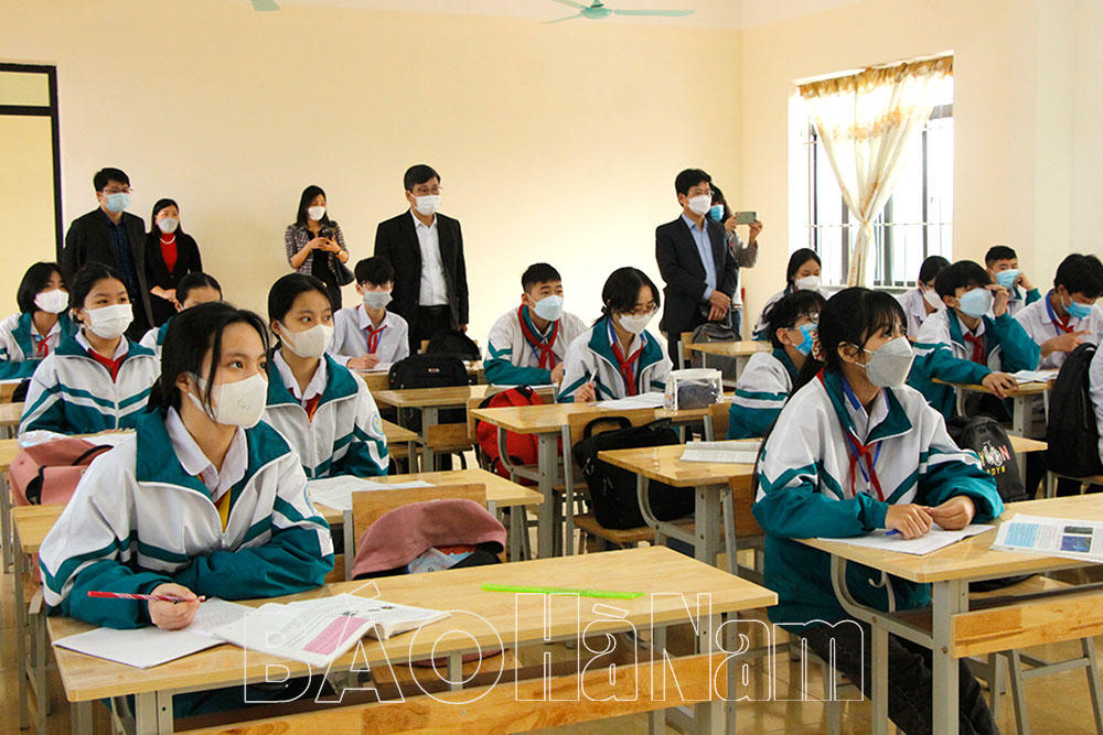 Đoàn công tác Bộ GDĐT kiểm tra tình hình thực hiện nhiệm vụ giáo dục trung học tỉnh Hà Nam năm học 2021 2022