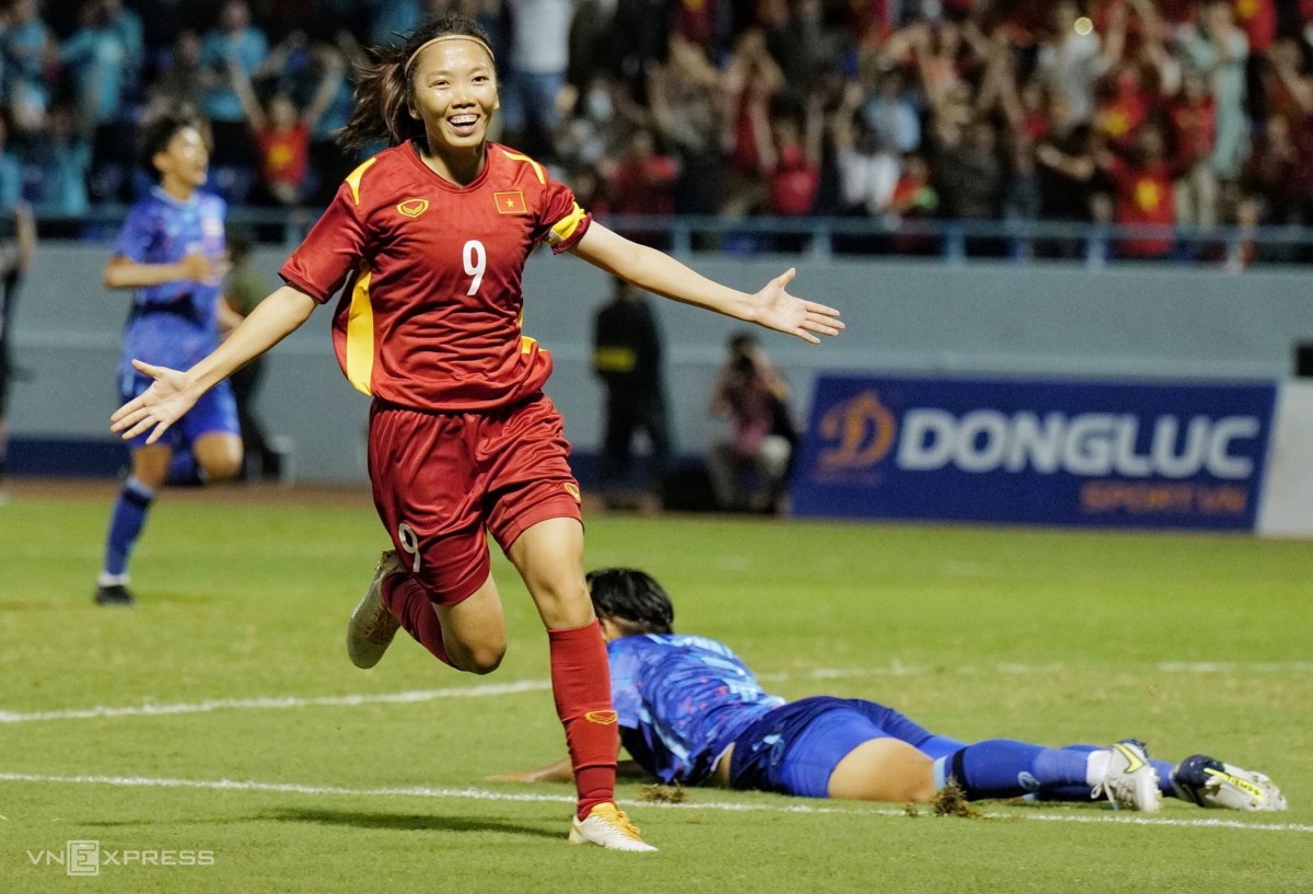 Huỳnh Như lập công bóng đá nữ Việt Nam giành Huy chương Vàng SEA Games 31