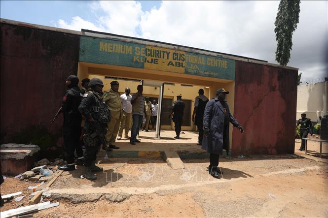 Nhà tù ở Nigeria bị tấn công hàng trăm tù nhân trốn thoát