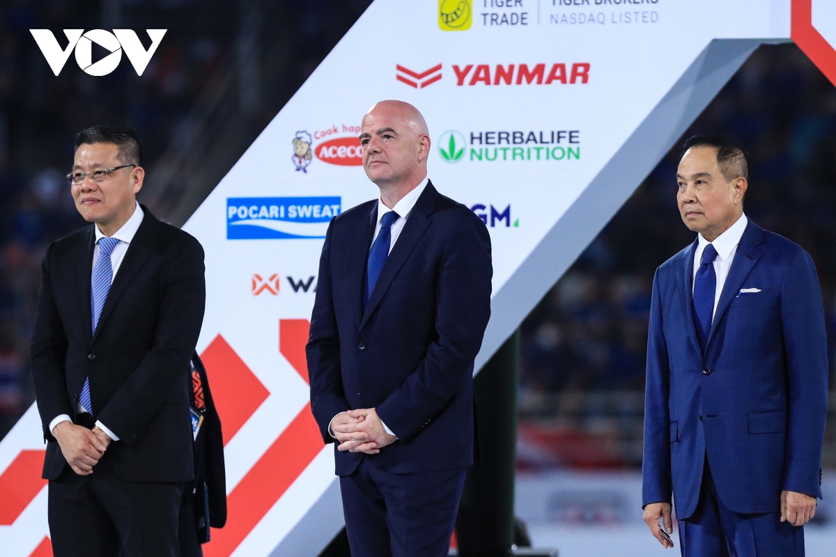 Chủ tịch FIFA chúc mừng HLV Park Hang Seo