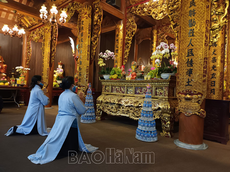 Giữ nét đẹp văn hóa đi lễ chùa đầu năm