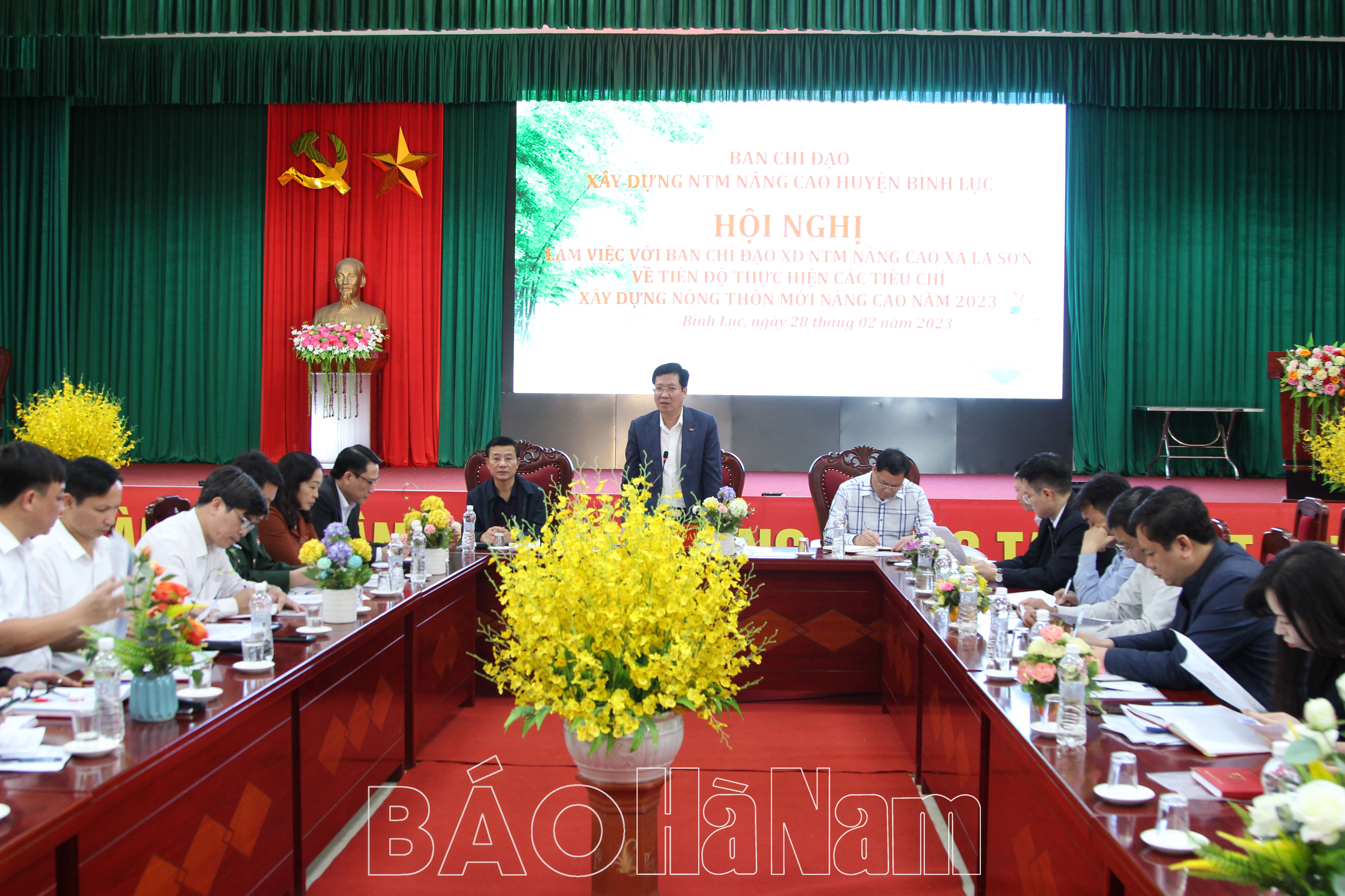 BCĐ xây dựng NTM nâng cao huyện Bình Lục làm việc với BCĐ xây dựng NTM nâng cao xã La Sơn về tiến độ thực hiện các tiêu chí xây dựng NTM nâng cao năm 2023
