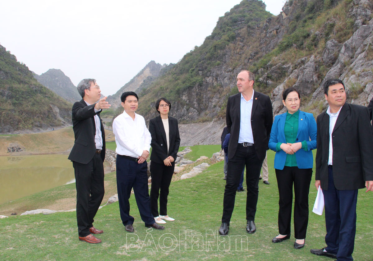 Thường trực Tỉnh uỷ kiểm tra Dự án sân Golf tại xã Tượng Lĩnh huyện Kim Bảng