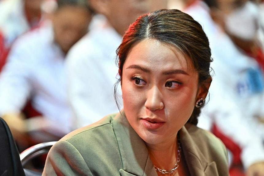 Con gái ông Thaksin nới rộng vị trí dẫn đầu đường đua tới ghế Thủ tướng Thái Lan