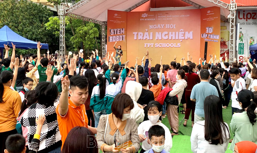 Gần 1000 học sinh Hà Nam tham gia Ngày hội trải nghiệm FPT Schools