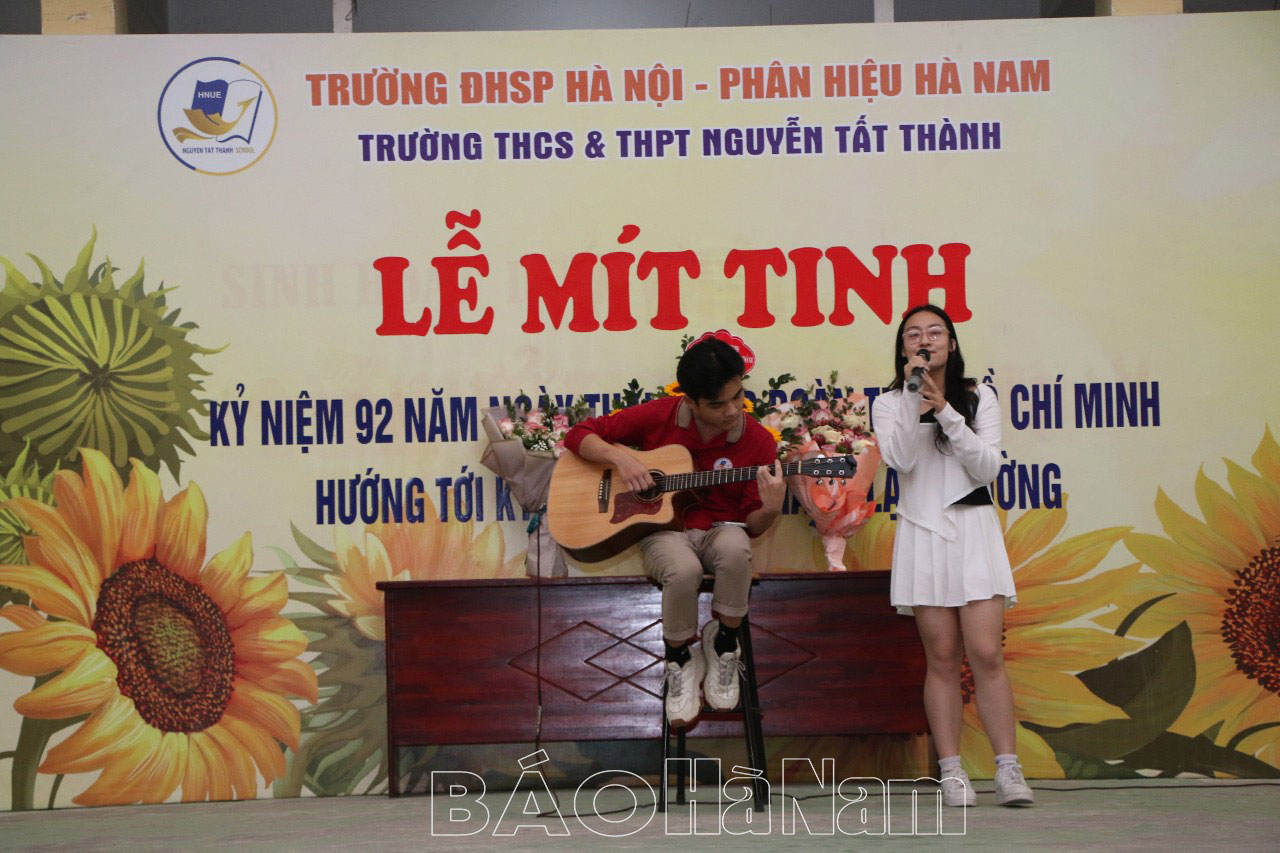 Trường THCSTHPT Nguyễn Tất Thành mít tinh kỉ niệm 92 năm ngày thành lập Đoàn TNCS Hồ Chí Minh 