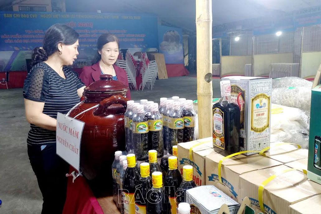 Khẩn trương tập kết hàng hóa chào mừng Ngày Thương hiệu  Việt Nam