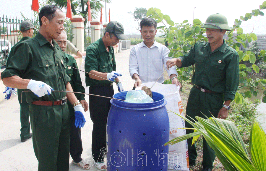 Trịnh Xá ra mắt Câu lạc bộ CCB tự quản bảo vệ môi trường