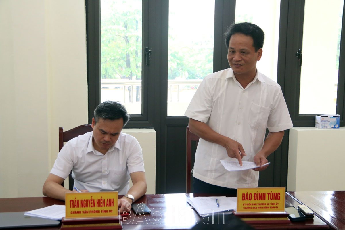 Đồng chí Bí thư Tỉnh ủy Lê Thị Thủy tiếp công dân định kỳ tháng 5